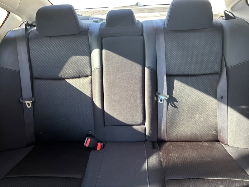 Nissan Altima Vehicle Full-screen Gallery Image 13