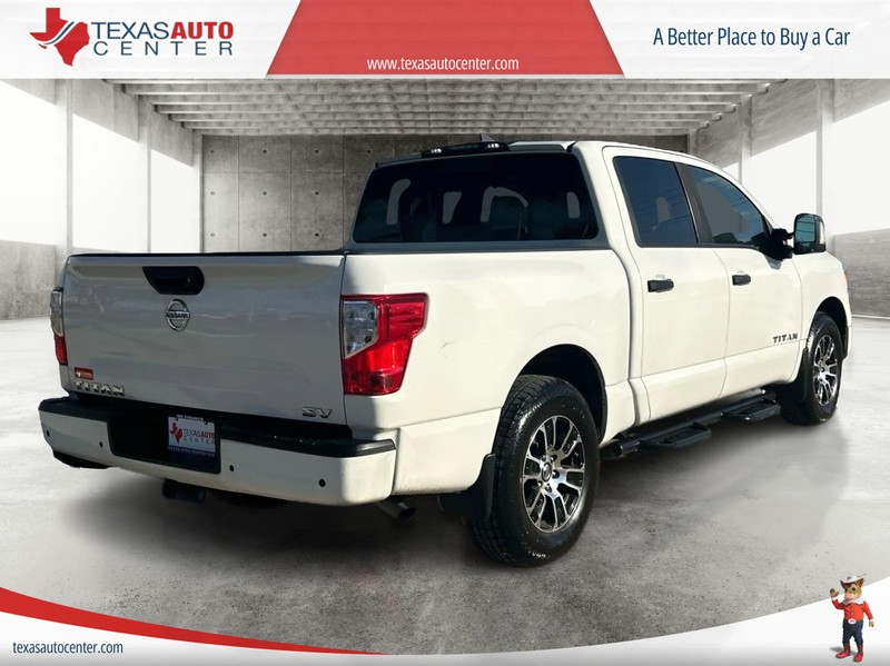 Nissan Titan Vehicle Full-screen Gallery Image 7