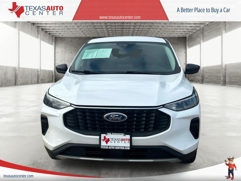 Ford Escape Vehicle Full-screen Gallery Image 3