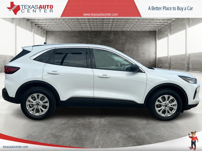 Ford Escape Vehicle Full-screen Gallery Image 4