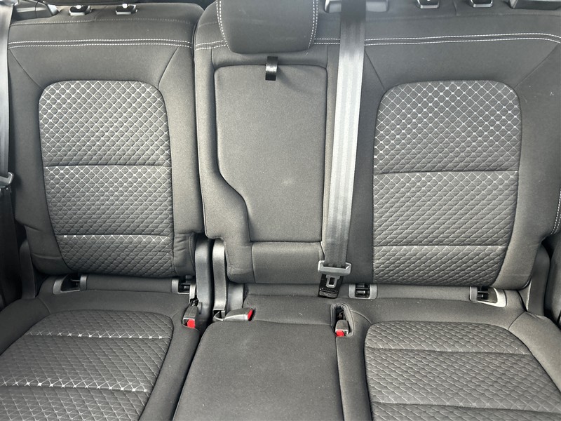 Ford Escape Vehicle Full-screen Gallery Image 13