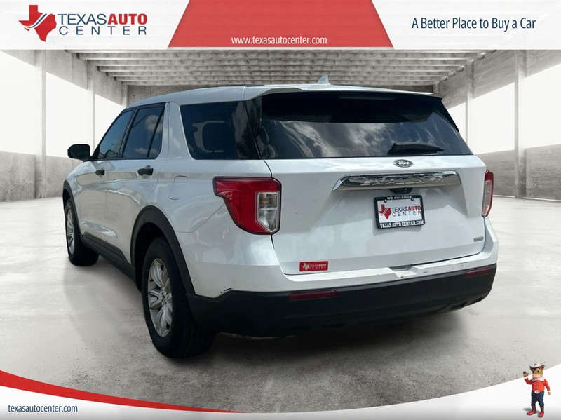 Ford Explorer Vehicle Full-screen Gallery Image 8