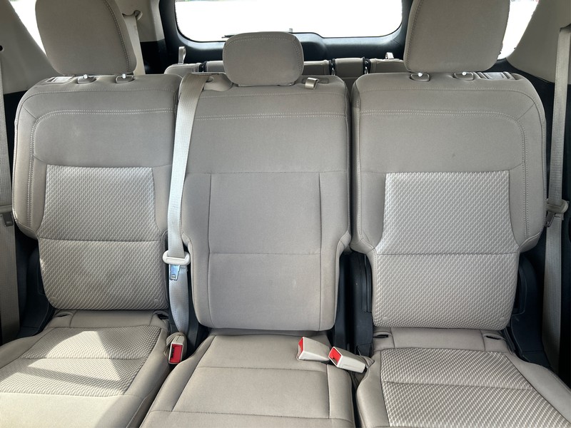 Ford Explorer Vehicle Full-screen Gallery Image 13