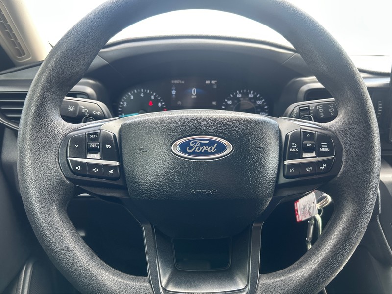 Ford Explorer Vehicle Full-screen Gallery Image 14