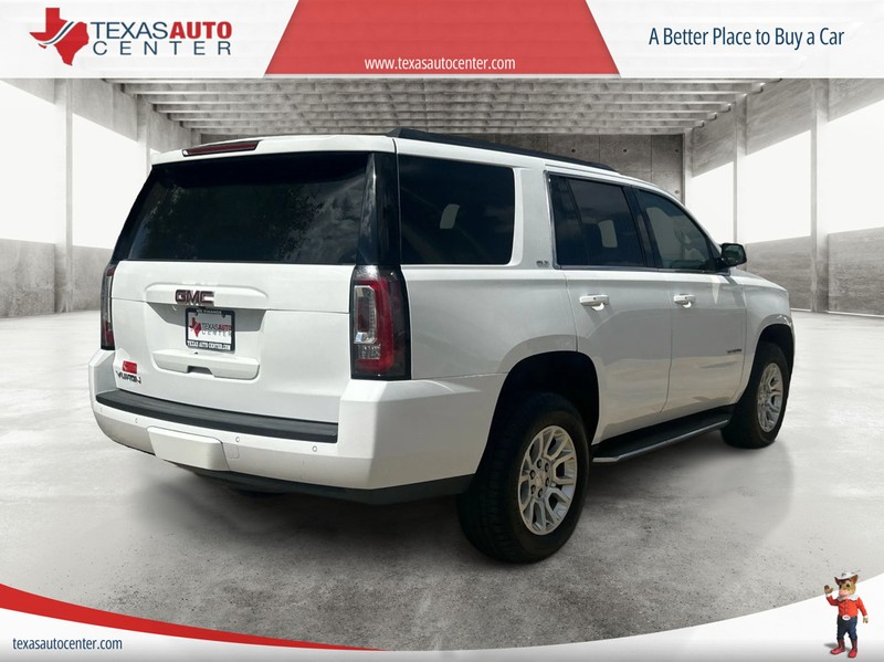 GMC Yukon Vehicle Full-screen Gallery Image 7
