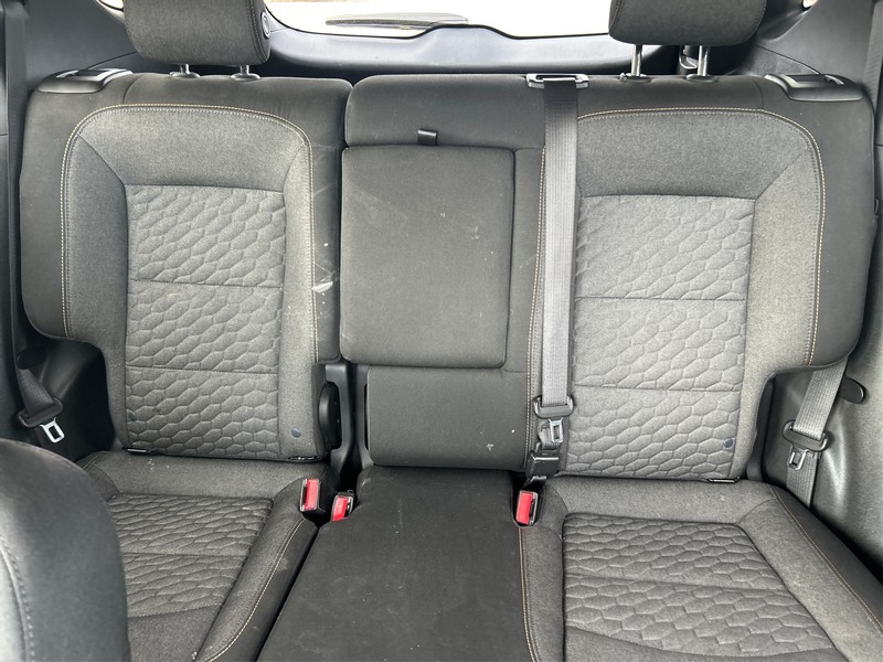 Chevrolet Equinox Vehicle Full-screen Gallery Image 13