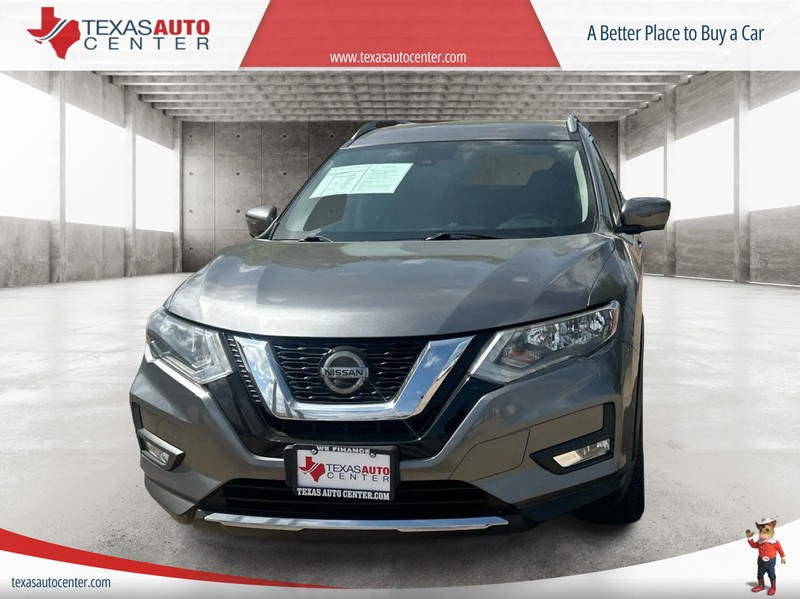 Nissan Rogue Vehicle Full-screen Gallery Image 3