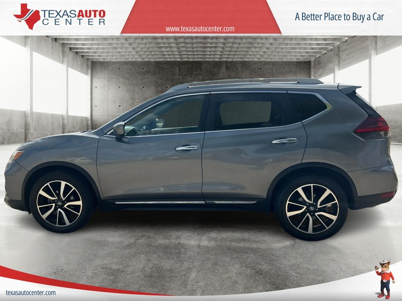 Nissan Rogue Vehicle Full-screen Gallery Image 5