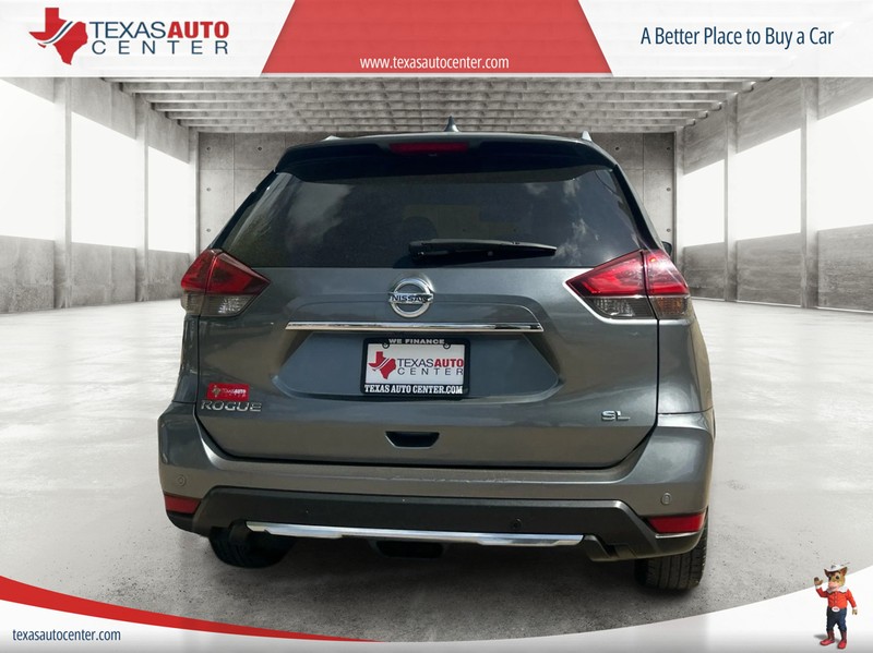 Nissan Rogue Vehicle Full-screen Gallery Image 6