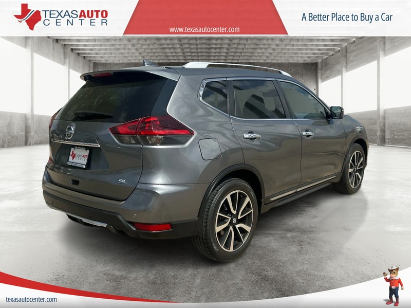 Nissan Rogue Vehicle Full-screen Gallery Image 7