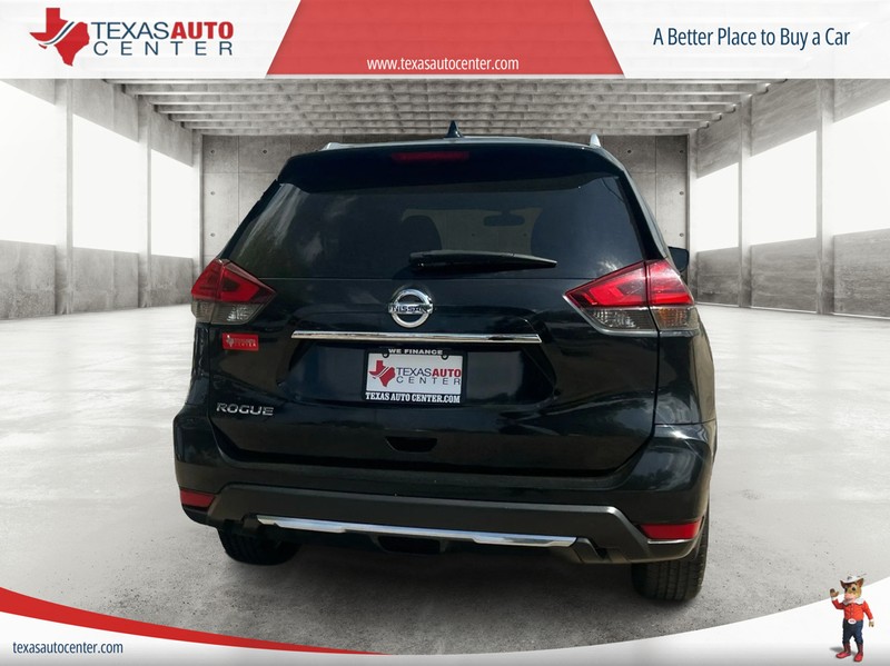 Nissan Rogue Vehicle Full-screen Gallery Image 6