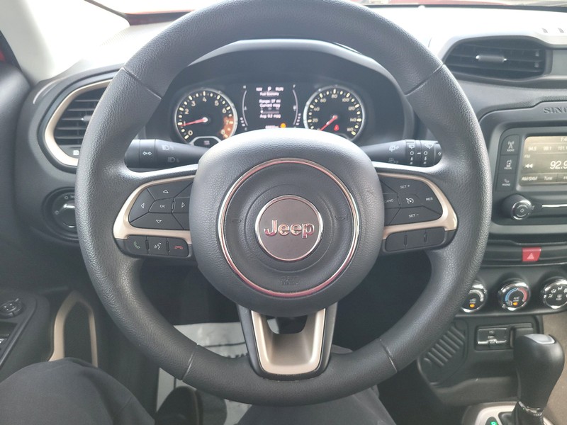 Jeep Renegade Vehicle Full-screen Gallery Image 14