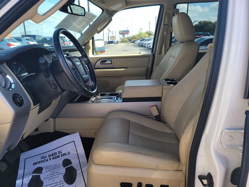 Ford Expedition Vehicle Full-screen Gallery Image 9