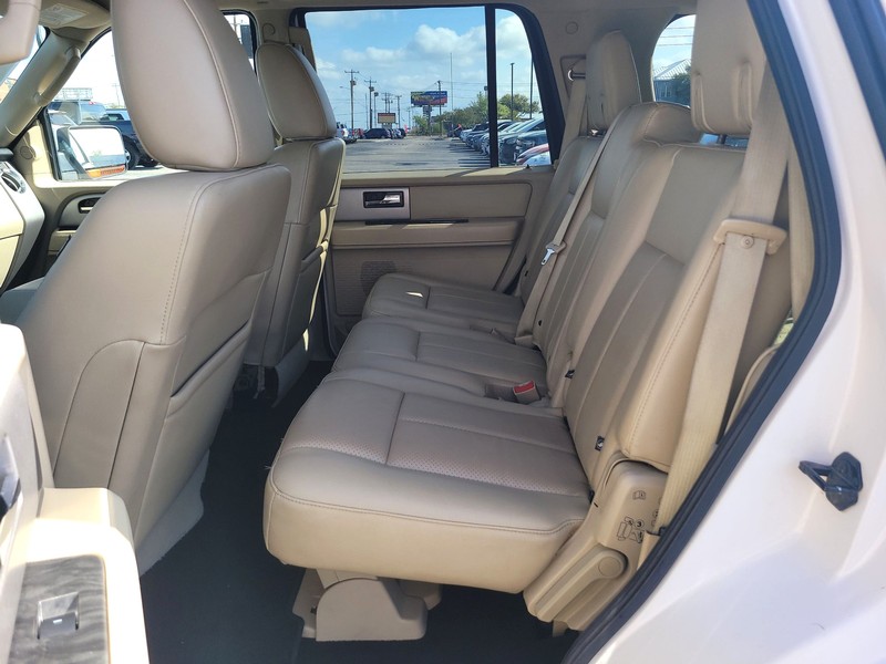 Ford Expedition Vehicle Full-screen Gallery Image 10