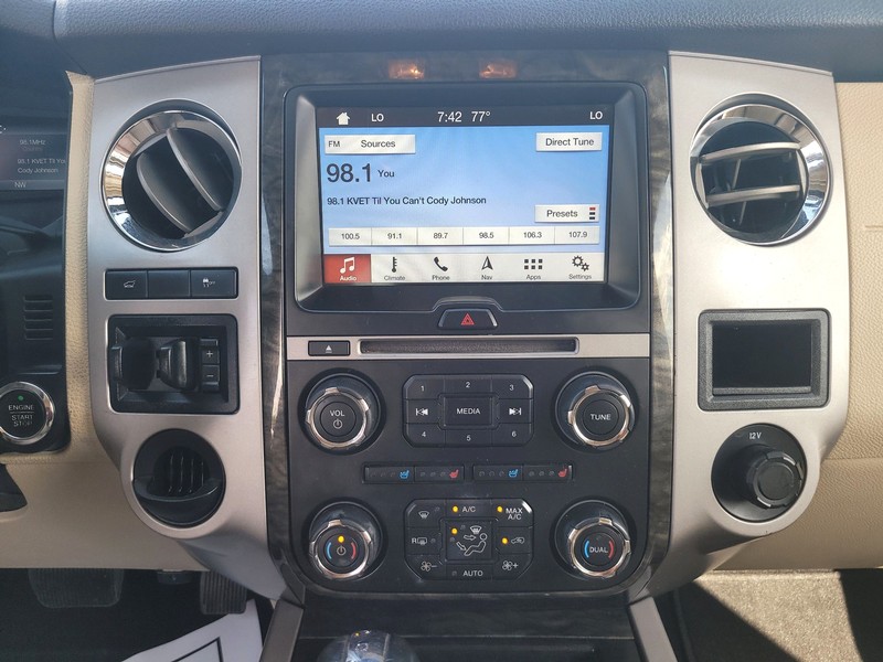 Ford Expedition Vehicle Full-screen Gallery Image 12