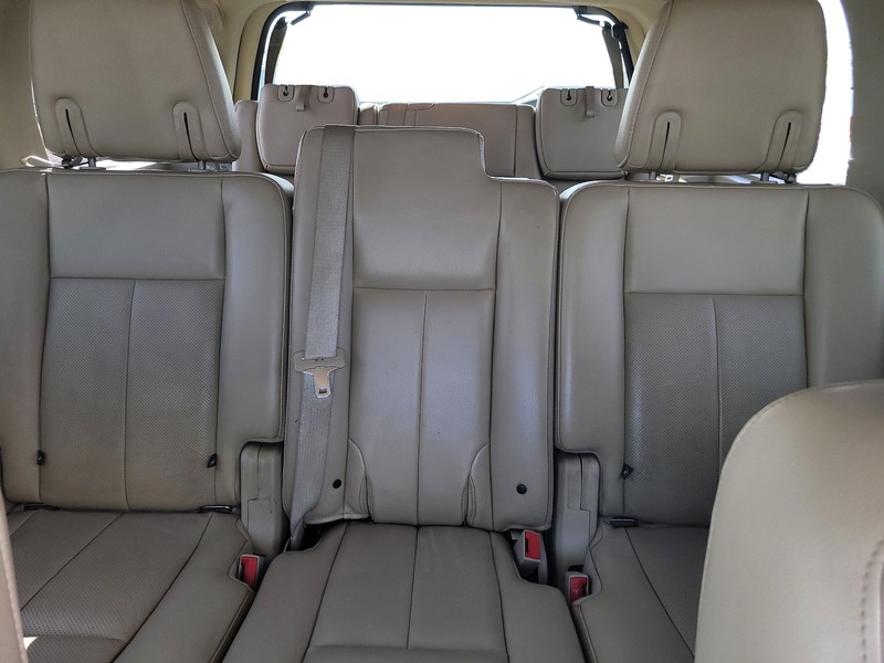 Ford Expedition Vehicle Full-screen Gallery Image 13