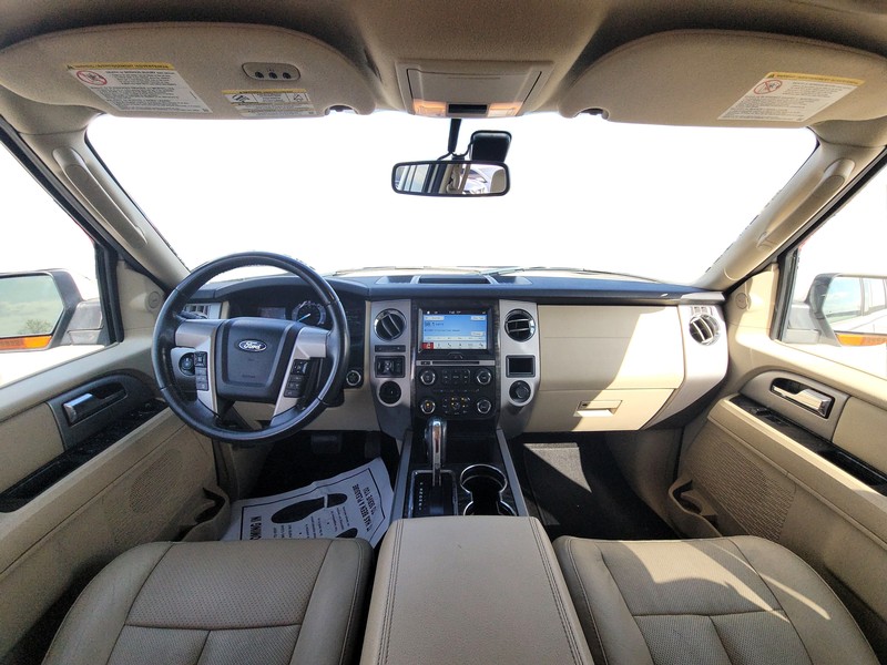 Ford Expedition Vehicle Full-screen Gallery Image 15