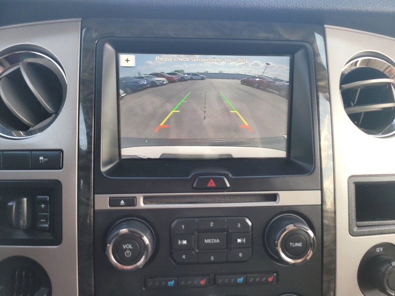 Ford Expedition Vehicle Full-screen Gallery Image 18