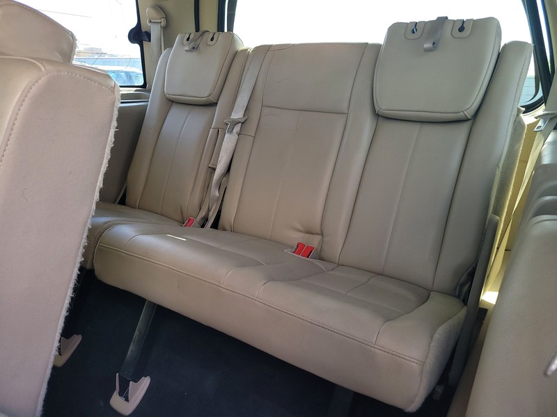 Ford Expedition Vehicle Full-screen Gallery Image 19