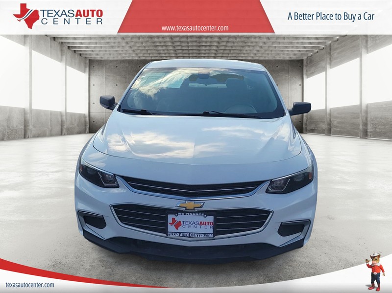 Chevrolet Malibu Vehicle Full-screen Gallery Image 3