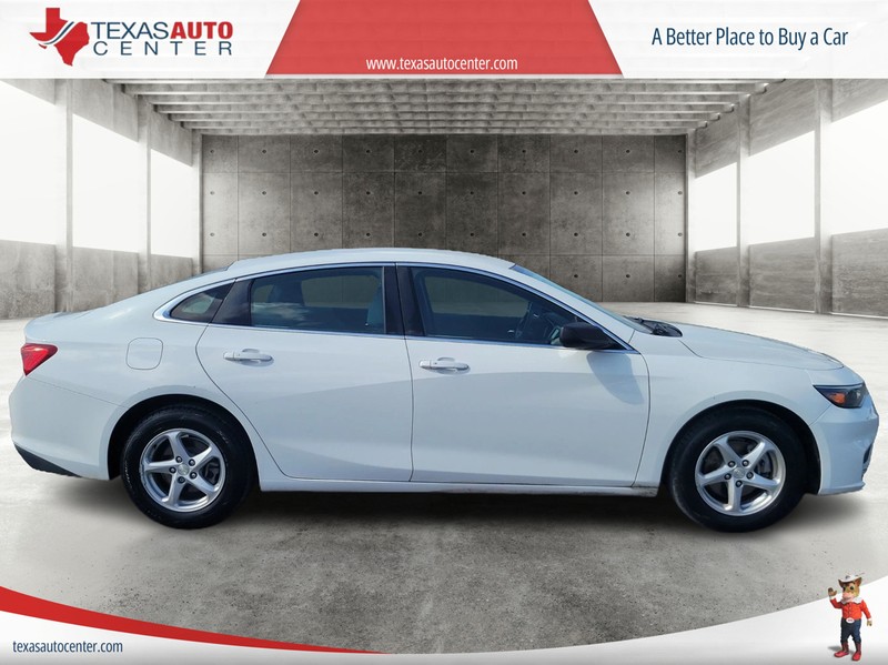 Chevrolet Malibu Vehicle Full-screen Gallery Image 4