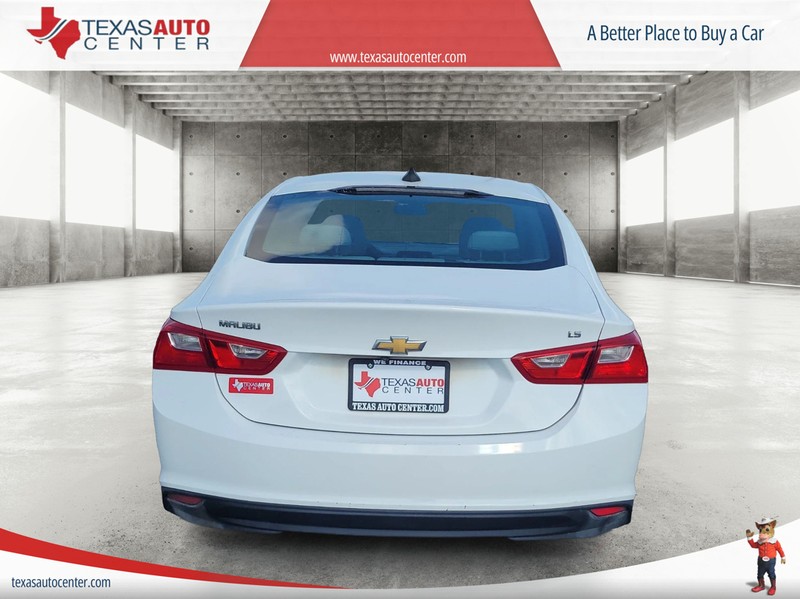 Chevrolet Malibu Vehicle Full-screen Gallery Image 6