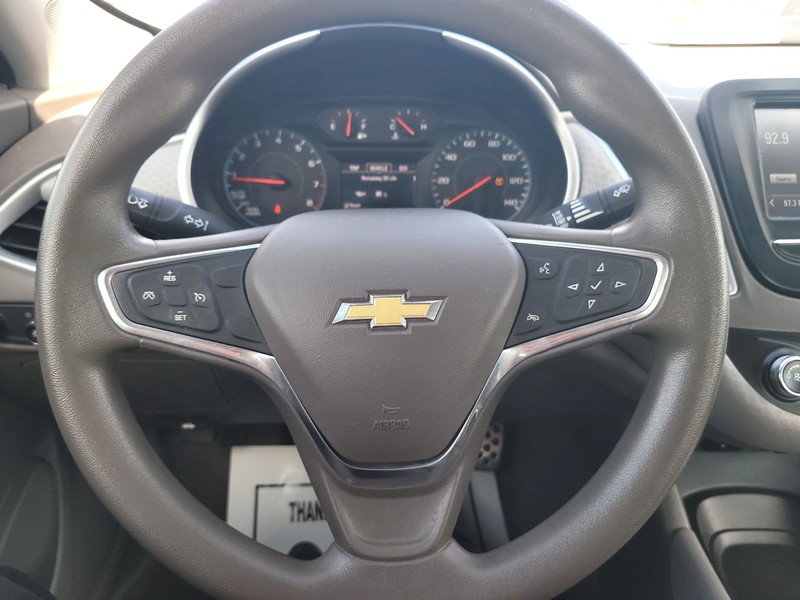 Chevrolet Malibu Vehicle Full-screen Gallery Image 13