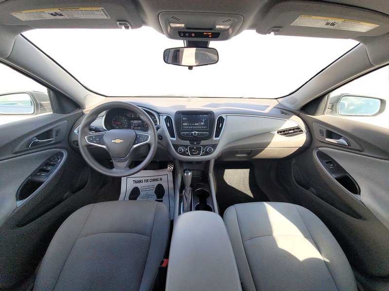 Chevrolet Malibu Vehicle Full-screen Gallery Image 14