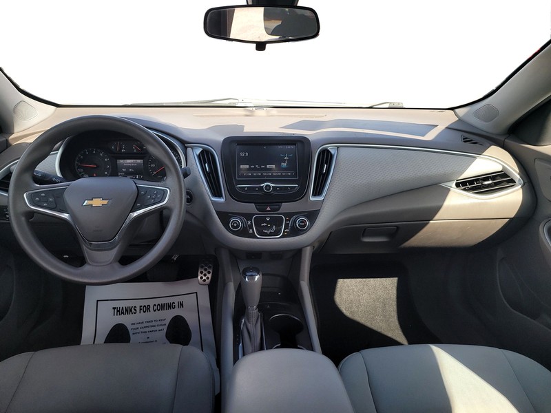 Chevrolet Malibu Vehicle Full-screen Gallery Image 15