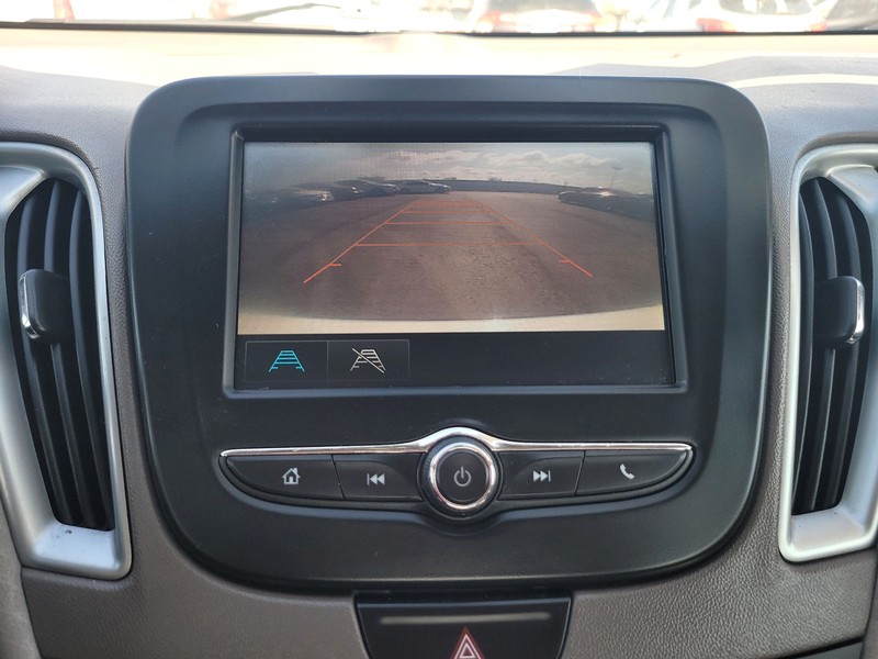 Chevrolet Malibu Vehicle Full-screen Gallery Image 16