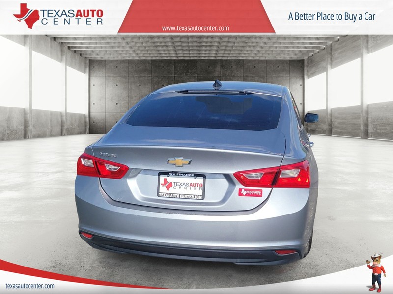 Chevrolet Malibu Vehicle Full-screen Gallery Image 6