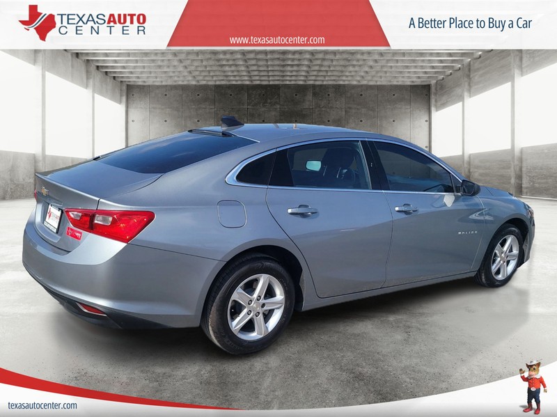 Chevrolet Malibu Vehicle Full-screen Gallery Image 7