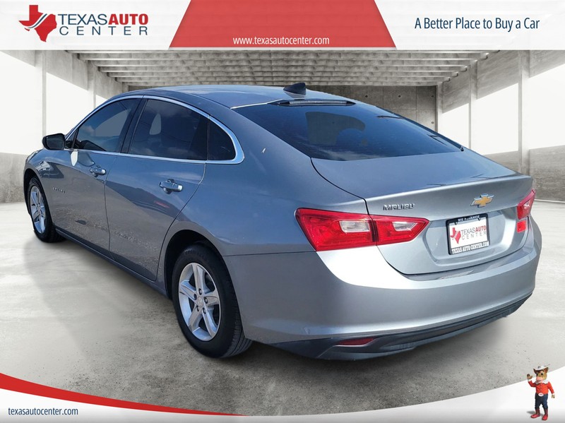 Chevrolet Malibu Vehicle Full-screen Gallery Image 8