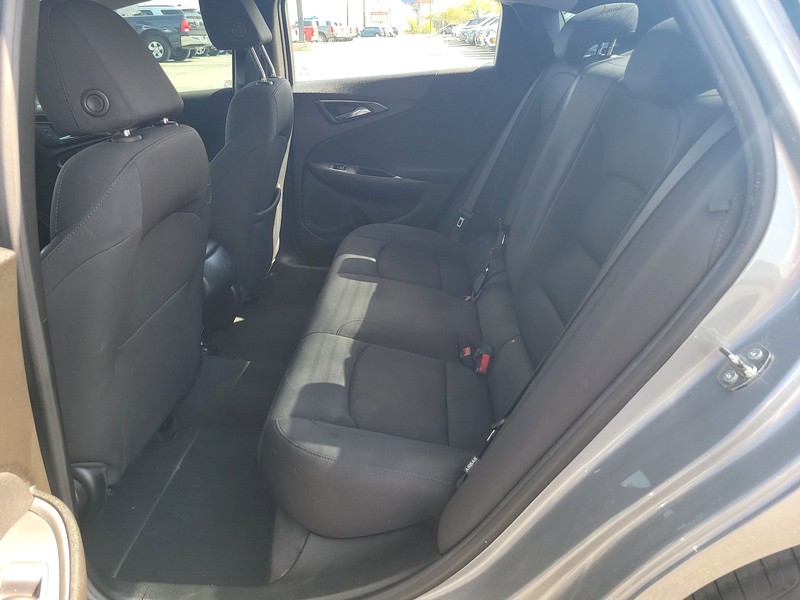 Chevrolet Malibu Vehicle Full-screen Gallery Image 10