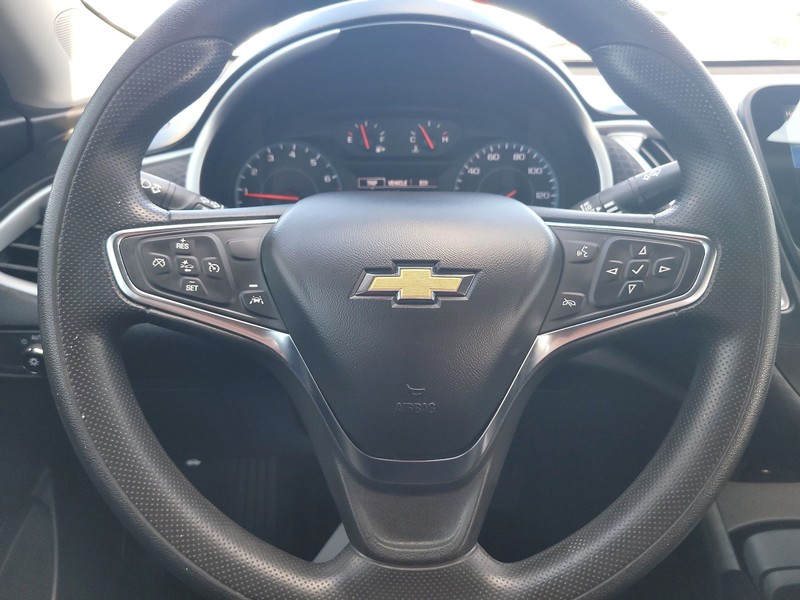 Chevrolet Malibu Vehicle Full-screen Gallery Image 13