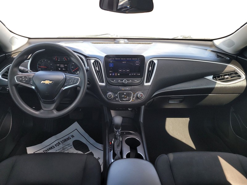 Chevrolet Malibu Vehicle Full-screen Gallery Image 15