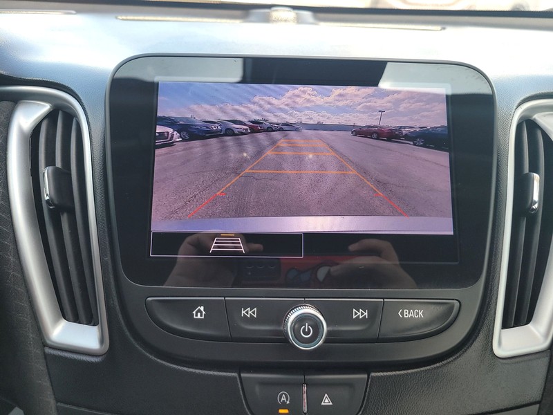 Chevrolet Malibu Vehicle Full-screen Gallery Image 16