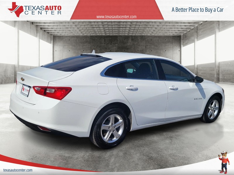 Chevrolet Malibu Vehicle Full-screen Gallery Image 7