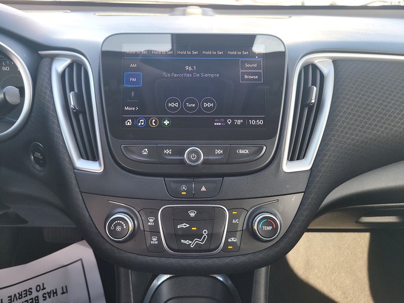 Chevrolet Malibu Vehicle Full-screen Gallery Image 11