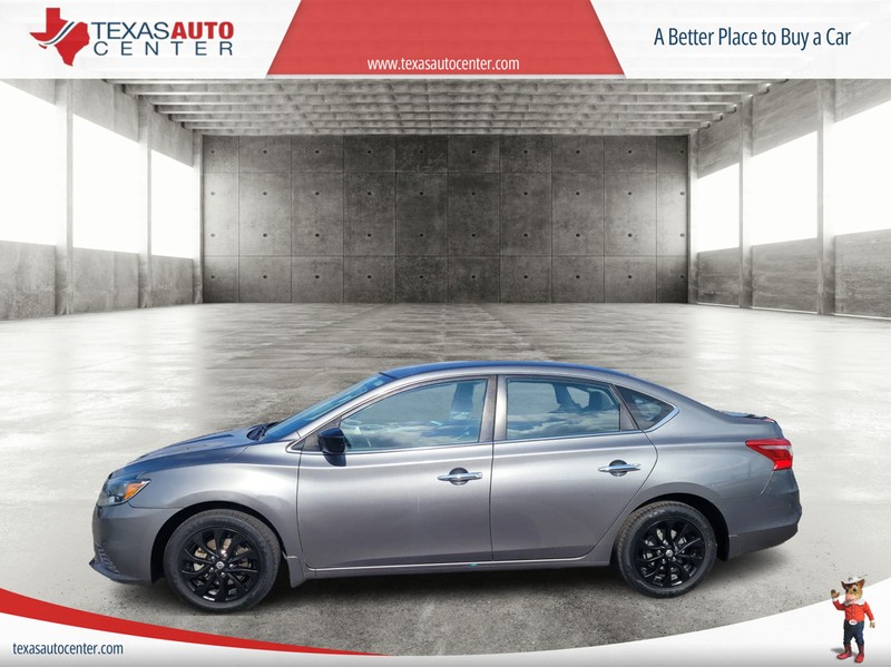 Nissan Sentra Vehicle Full-screen Gallery Image 2