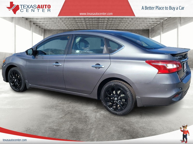 Nissan Sentra Vehicle Full-screen Gallery Image 4