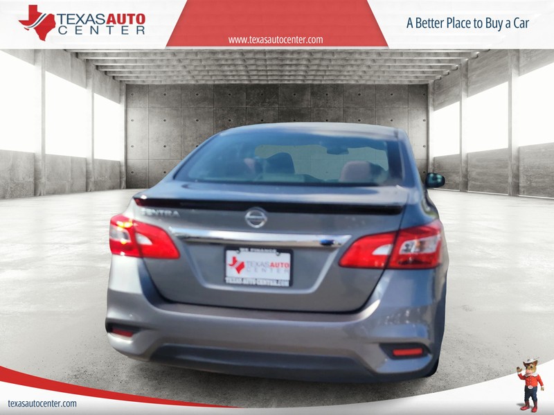 Nissan Sentra Vehicle Full-screen Gallery Image 5