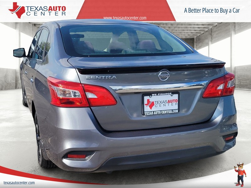 Nissan Sentra Vehicle Full-screen Gallery Image 7