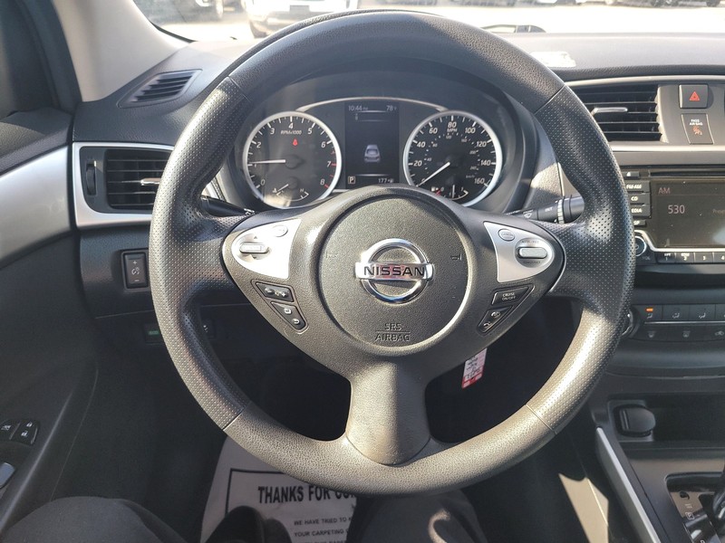 Nissan Sentra Vehicle Full-screen Gallery Image 12