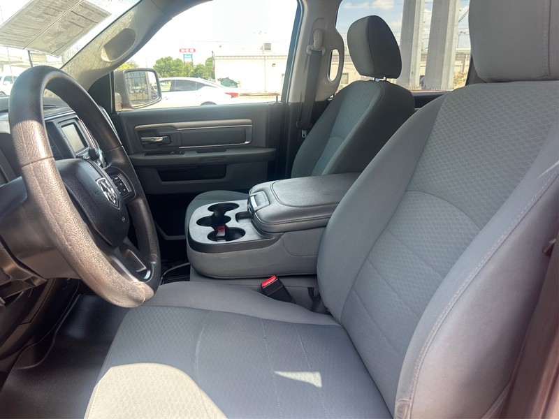 Ram 1500 Vehicle Full-screen Gallery Image 8