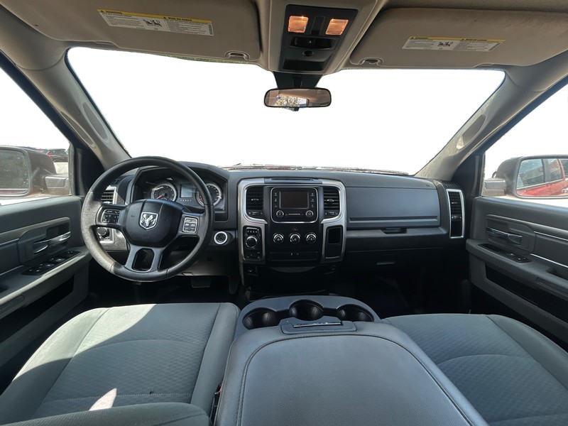 Ram 1500 Vehicle Full-screen Gallery Image 14