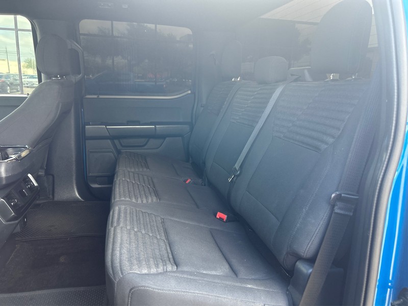 Ford F-150 Vehicle Full-screen Gallery Image 9