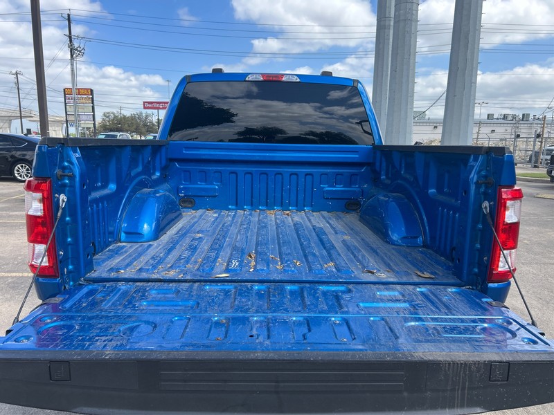 Ford F-150 Vehicle Full-screen Gallery Image 10