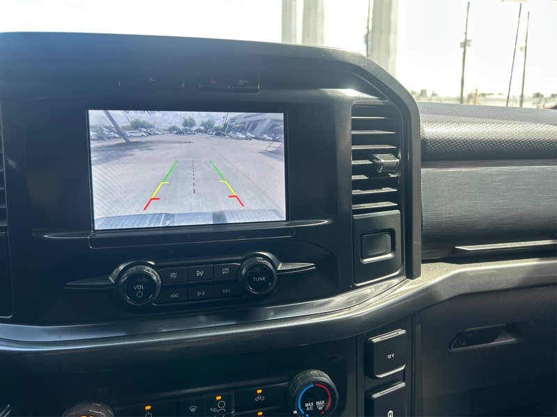 Ford F-150 Vehicle Full-screen Gallery Image 16