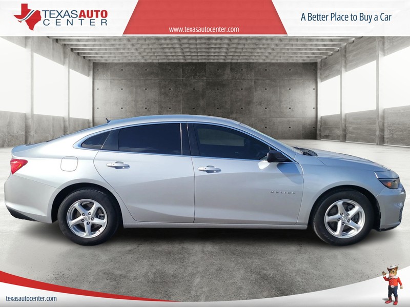 Chevrolet Malibu Vehicle Full-screen Gallery Image 4